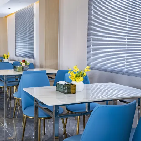Yangchun Jinjue Business Hotel