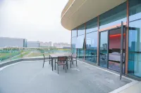 Yicheng Hotel (Xinzheng Wuhu Branch) Hotels near Li Jie Garden