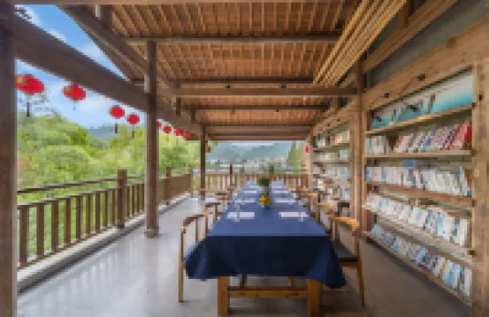 Longquan Moshangguiren Homestay (Baoxi Scenic Area)