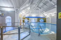 Wychnor Park Country Club - Pools