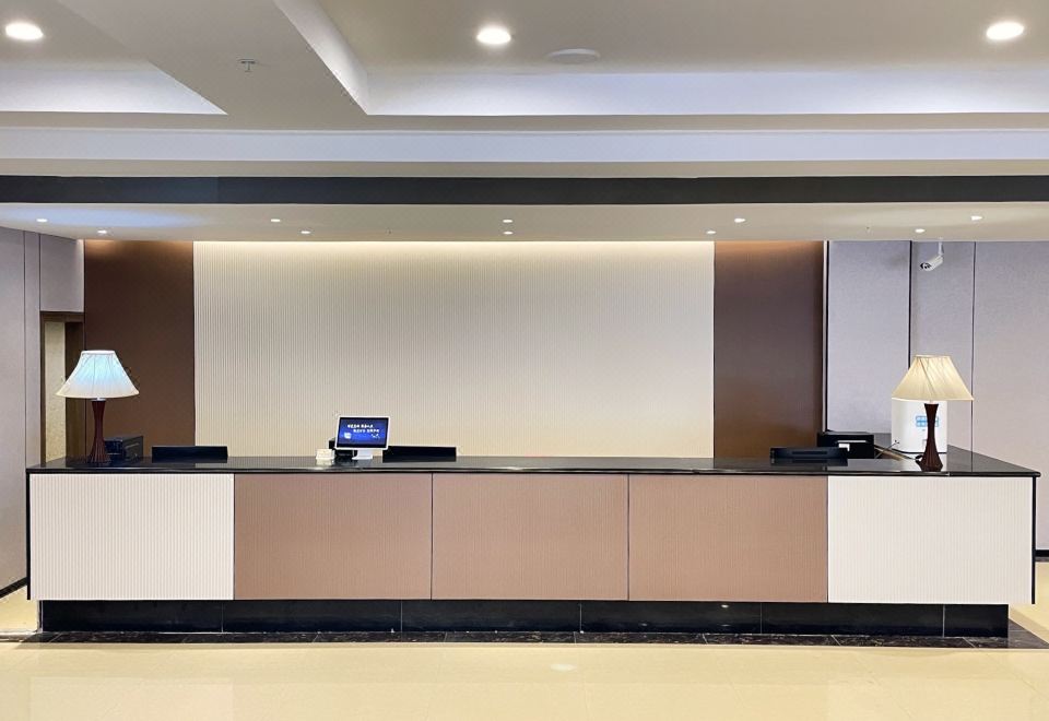 Maple Tourist Hotel Over view