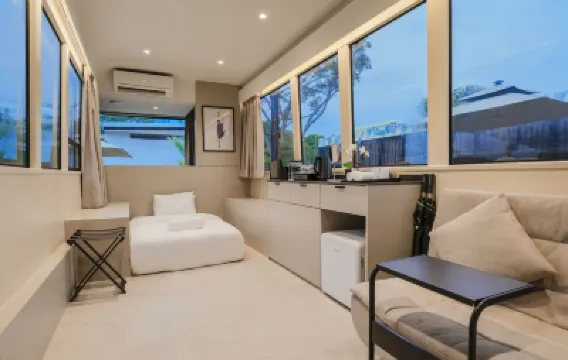 ザ・バスコレクティブ チャンギ周辺のホテル