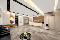 Home Inn · NEO (Yilan County Government Yida Plaza Tongjiang Road store) - 주차장