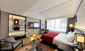 Qianxun Hotel (Anyang High-speed Railway Station Wanda Plaza)