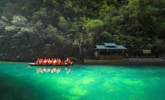 Hefeng Mountain Chinese Inn (Pingshan Canyon Scenic Area)