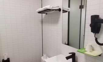 Huayi Selected Hotel (Beijing Fengtai Dacheng Road Branch)