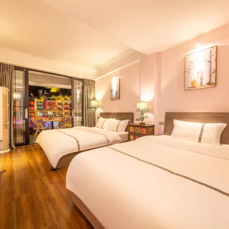 Xiaoshuchuan Riverside View Guesthouse (Zhenyuan Ancient Town)