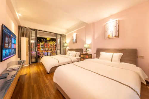 Xiaoshuchuan Riverside View Guesthouse (Zhenyuan Ancient Town) - Bjergudsigt