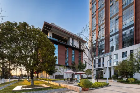 Homeinn Ripple Yun Hotel (Anning Outlets)