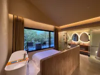WOPAI Designer Hotel (Suzhou Guanqian Street Yangyuxiang Subway Station Branch) Hotels near Gupanmen