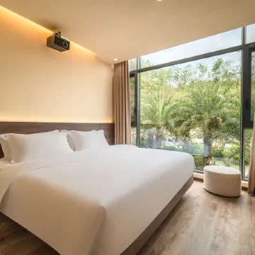 Yueting Nanshe (Libo Xiaoqikong East Gate)