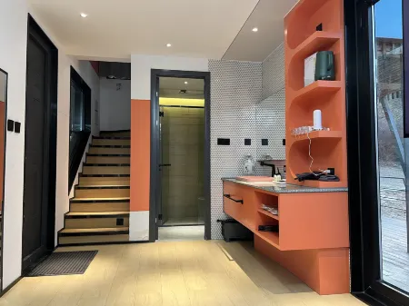 Sangbei Hospital Отели в г. Тунжэнь