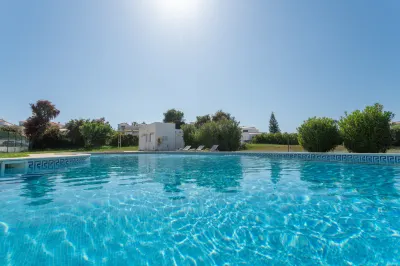 BnB Homes Luxurious Apartment with 2 Bedrooms, Swimming Pool & Patio Các khách sạn ở Albufeira