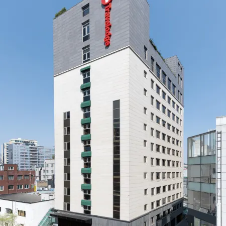 Travelodge Myeongdong Namsan Hotel