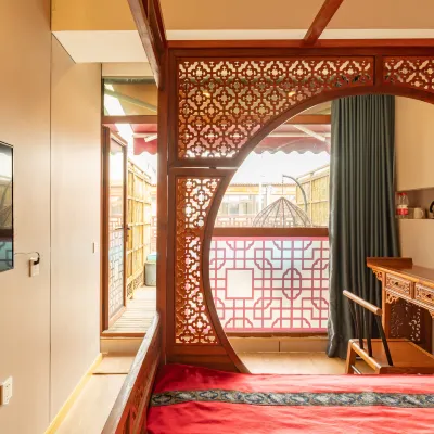 Rongfu Laozhai Hotel Close to Shichahai Scenic Area , Nanluogu Lane and Forbidden City Hotels near Beihai North Statioin