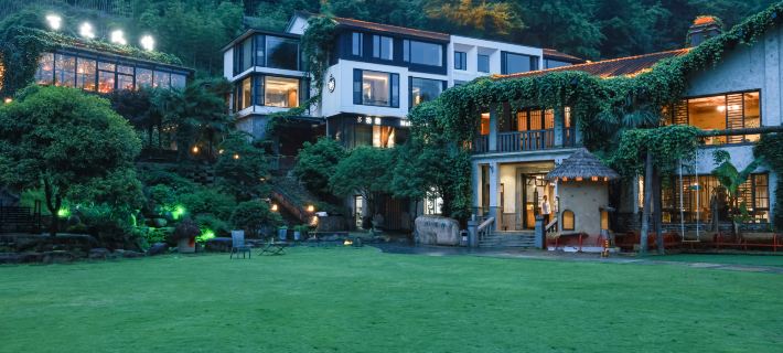 Baizhang Fengqing Villa Hotels in Xinchang