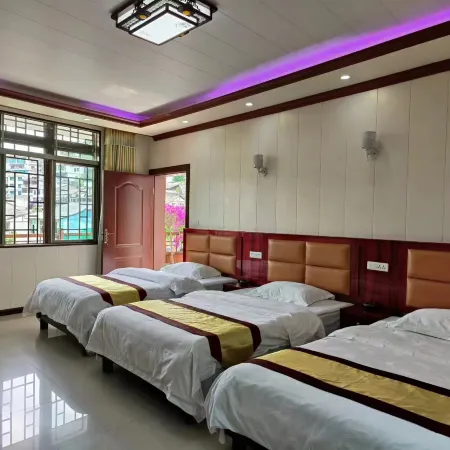 Tenglong Buyi Chinese Inn (Longgong Scenic Area)