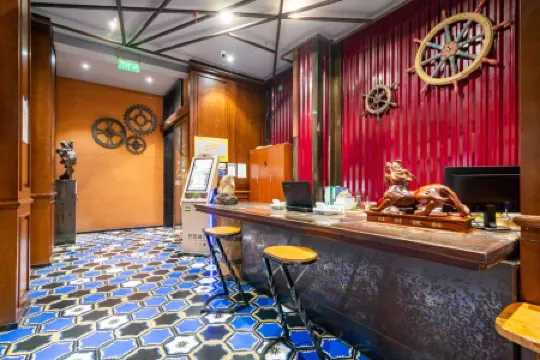 Jianman Hotel (Longyou South Gate Historical Block Store)