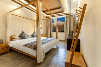 Fengqi Bieyuan (Hailuogou Moxi Ancient Town Store) Hotels near Dadu River Bridge