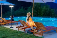 Anji Peak · Jiumu Cloud Town Cliffside Pool Resort Homestay