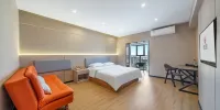 Bernard HOTEL (Guiyang century Jinyuan Chayuan subway station store) - Habitación Con Cama Grande Seleccionada