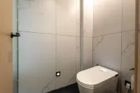 Lily One Court Hotel（Foshan Zu Temple Creative Industrial Park Store ）