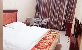 Qujing Kaida Business Hotel (Ruihe East Road Railway Station)