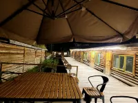 Joan Kushtai Cloud Yashe Hotels near Qiongkushitai Village