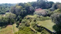Lunuganga Estate Các khách sạn gần Gnanawimala Vidyalanubadda Buddhist Center