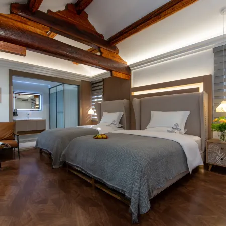 Meiduo Boutique Homestay (Weishan Ancient City Snack Street)