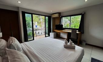 Coco Mountain View Guesthouse