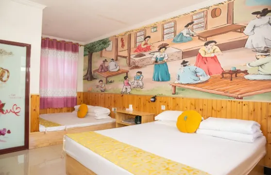 天然居客棧（長白山黃松蒲檢票大廳店）