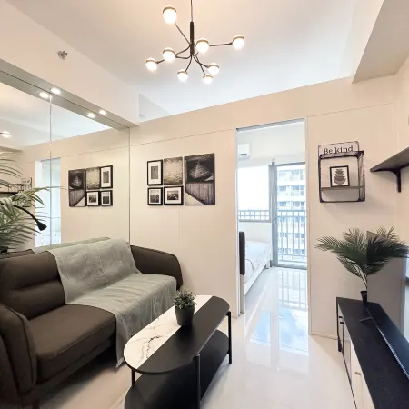 GemstoneBR in SMDC Fame Residences Отели рядом с достопримечательностью «Станция MRT Ortigas»