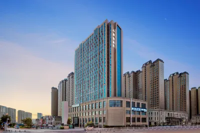 Country Inn & Suites by Radisson,  Urumqi Convention and Exhibition Center Wuyue Plaza Hotel Hotels near Junfa Hongguangshan Botanical Garden