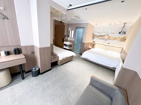 Lianxin Intelligent Hotel (Harbin Central Street Children's Hospital Branch)