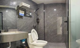 Luojiang District Yuemanyi Hotel (Industrial Science and Technology College)