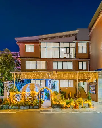 Jingdezhen YunjnHomestay(Taoxichuan Creative Plaza Sanbao Road Branch Отели рядом с достопримечательностью «Jingdezhen Ceramics University (Xinchang Campus)»