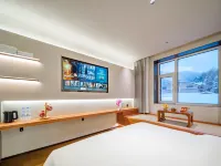 Snow Town Snow Mountain Snow Hotel