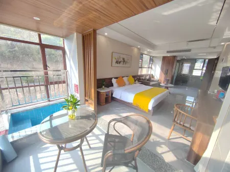 Fanhuage Hot Springs Homestay (Guposhan Jisan Zhongxin) Отели рядом с достопримечательностью «Shibashuiyuan Ecological Scenic Spot»