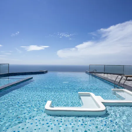 MANDALA APARTMENT SEAVIEW