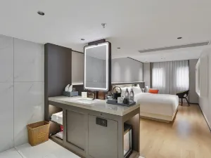 Tianjing Lake Phoenix Hotel