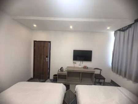 Dingri Cangyang Homestay Отели в г. Динжи