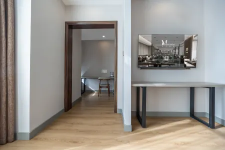 Madison Hotel (Weihai Railway Station)