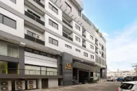 Jet Hotel