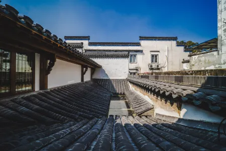 Huangshan Bajiazhan · Yulin · Yuchi Homestay (Tunxi Old Street Scenic Area Branch)