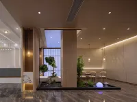 xiaowuxingjiudian Hotels near Danshui