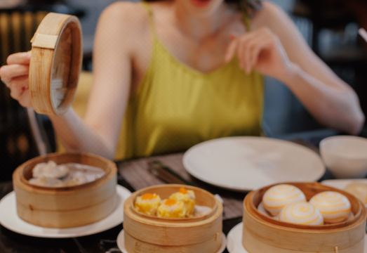 1. 라마다 플라자 ..