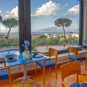 Hilton Sorrento Palace Отели рядом с достопримечательностью «Пляж Петерс»