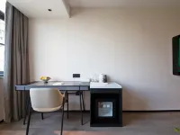 Madison Hotel (Xiamen Railway Station Branch) Hotels near Siming