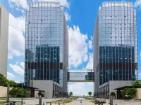 Yiban Apartment (Longguang Century Business Center Shantou High-Speed Railway Station)